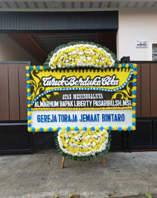 Papan Bunga Duka di Kutowinangun