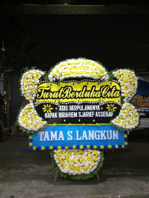 Papan Bunga Duka di Kutowinangun