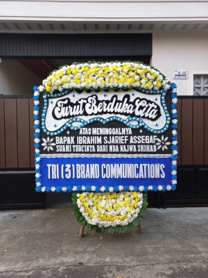 Papan Bunga Duka di Kutowinangun